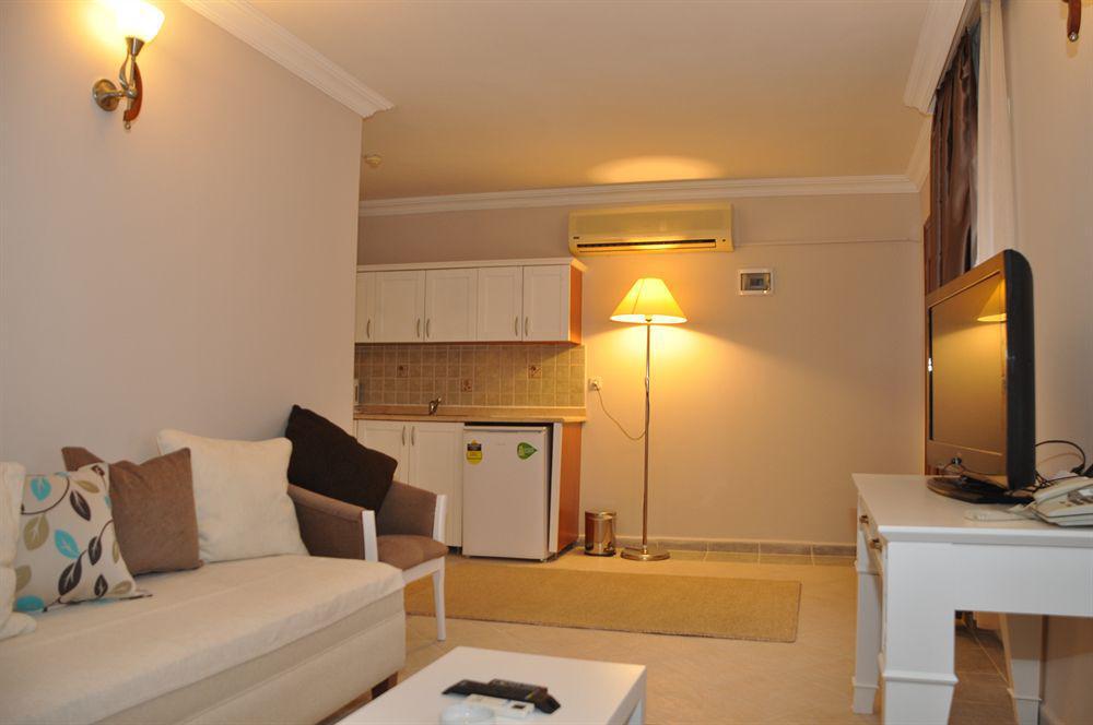 Otel Moonshine & 3*
